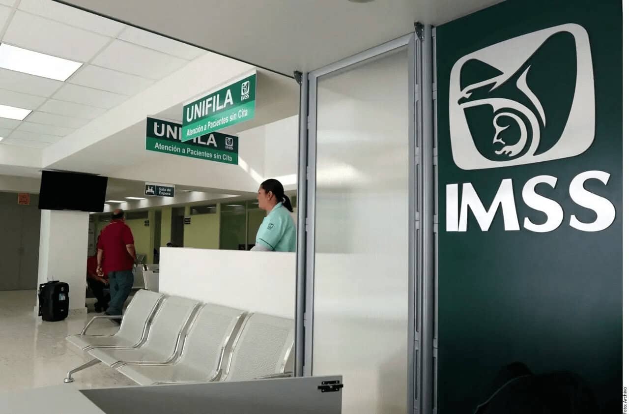 Waiting room at the Mexican Social Security Institute